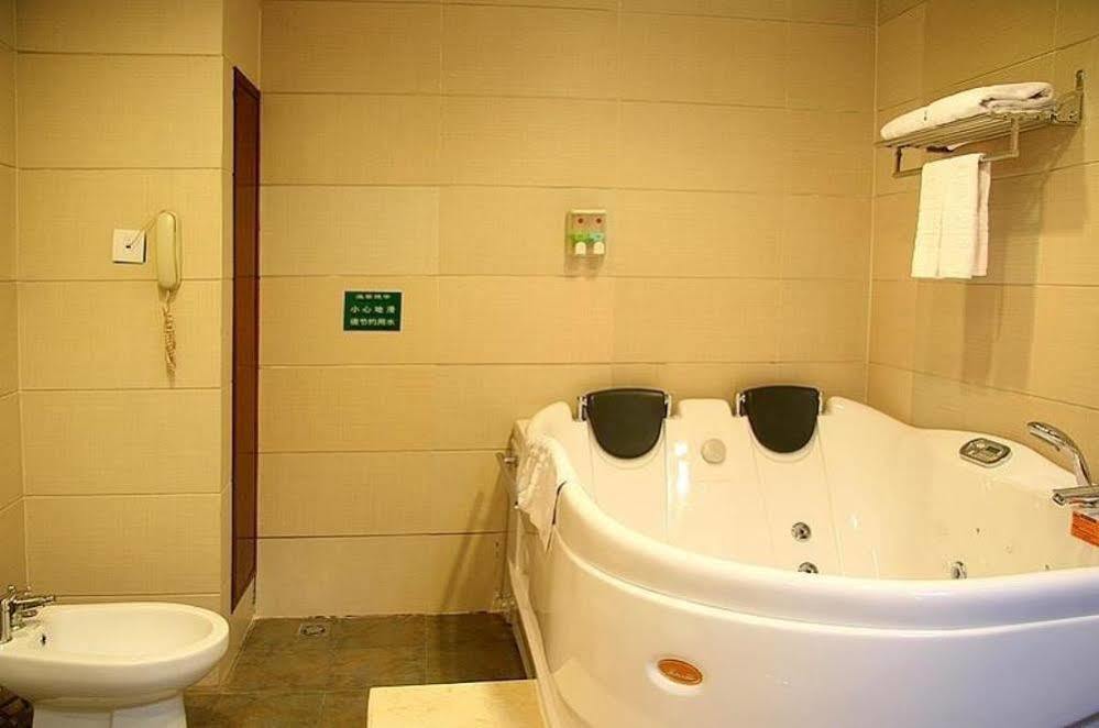 Guifu Holiday Hotel يانغتشو المظهر الخارجي الصورة